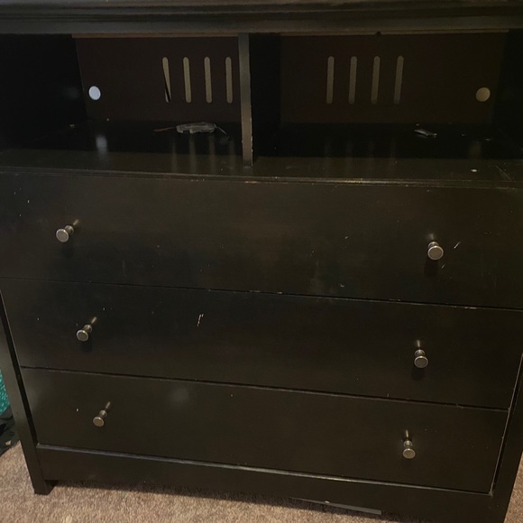 I bought a new bedroom set - Picture 4 of 4